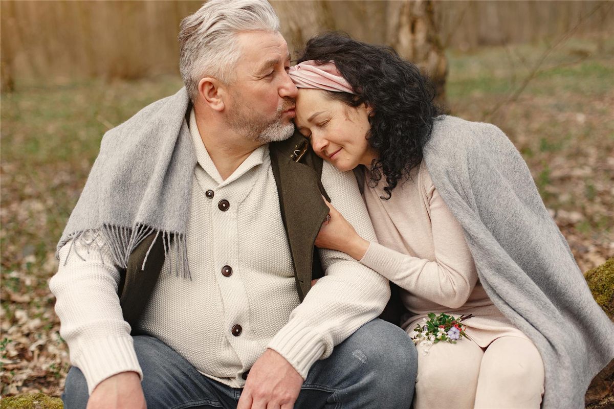Love Never Gets Old: A Comprehensive Guide to Senior Dating