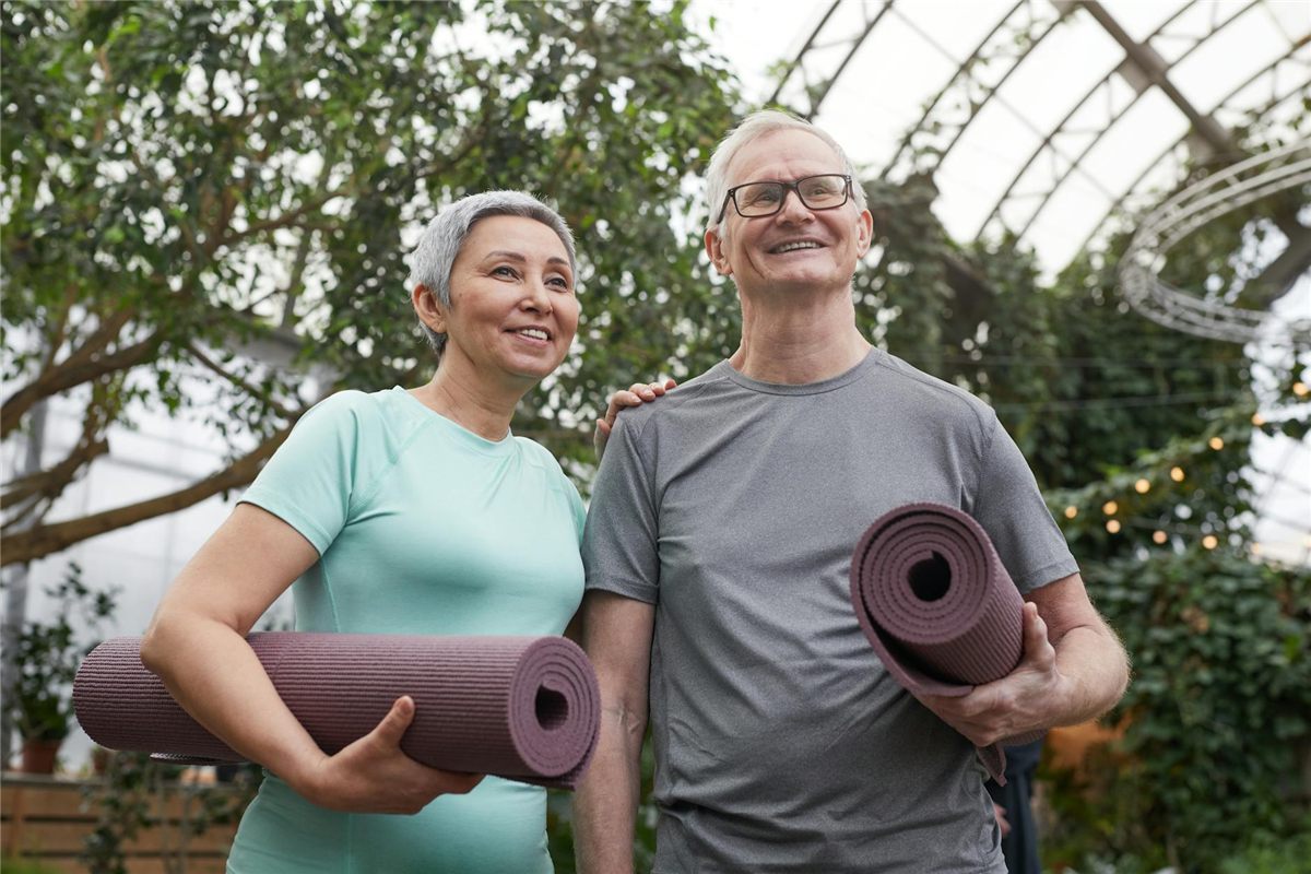 The Allure of Age: The Pros and Cons of Dating a Granny